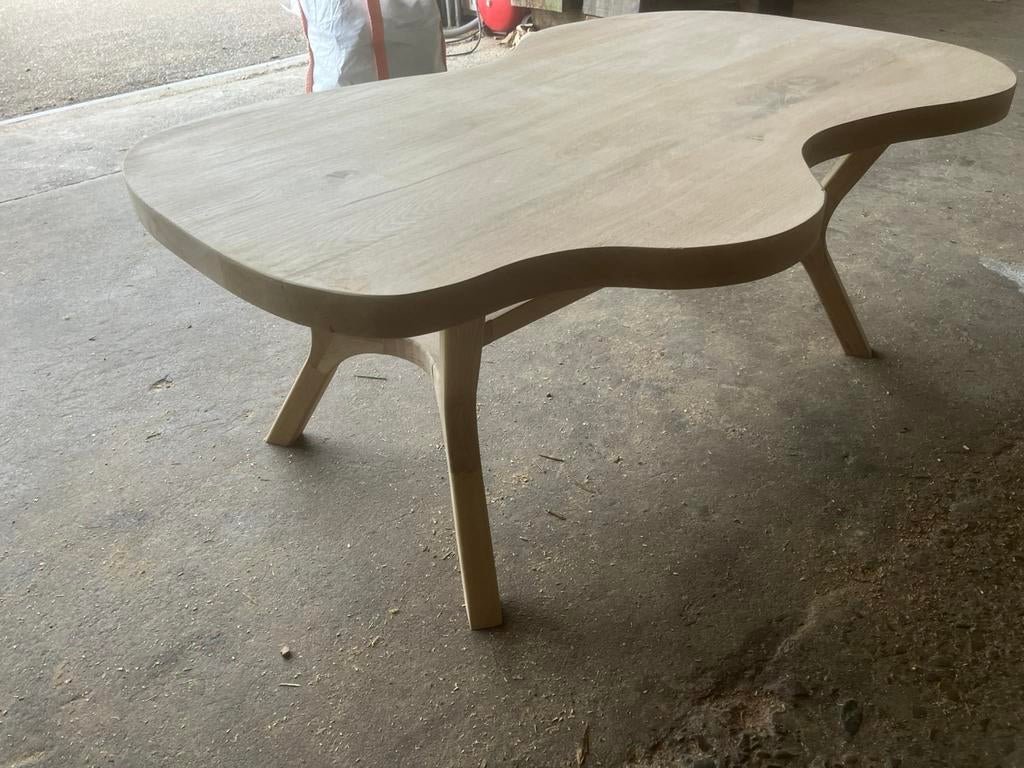 Organische  Salontafel  met onderstel, Ophalen, 100 tot 150 cm, 50 tot 100 cm, Zo goed als nieuw