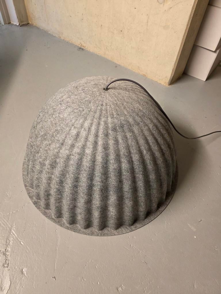 Muuto Under the Bell XL akoestische lamp - 82cm, Huis en Inrichting, Lampen | Hanglampen, Ophalen, Zo goed als nieuw, Minder dan 50 cm