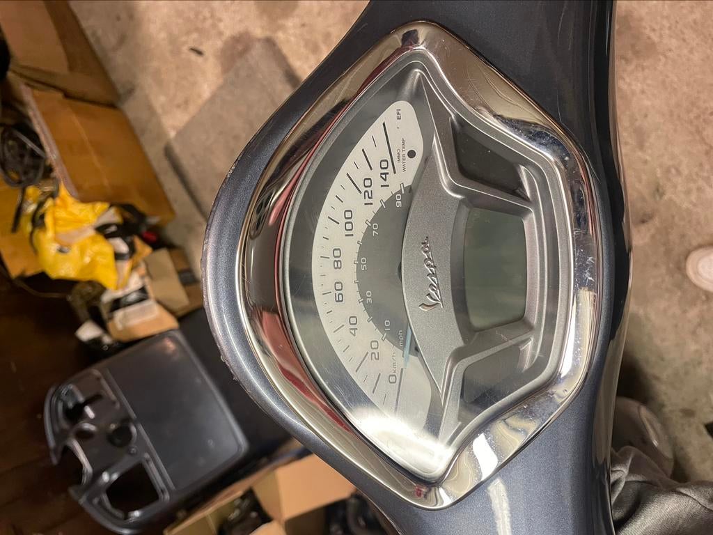 Vespa GTS 300cc ie teller (compleet), Verzenden