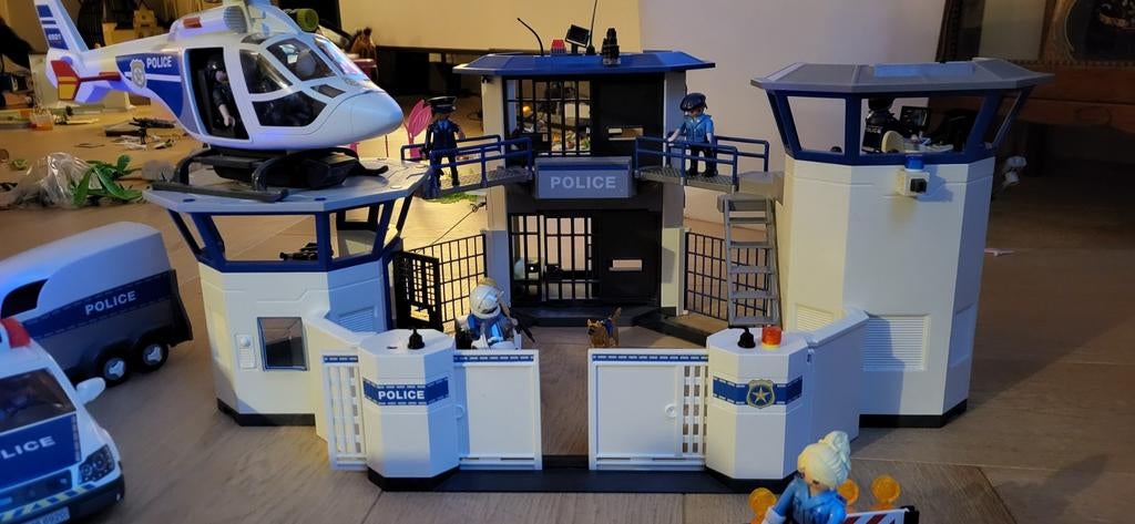 Playmobil Politiebureau met Helicopter, Auto&Paardentrailer, Ophalen, Gebruikt, Complete set
