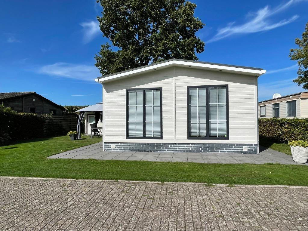 Uniek op De Paardekreek, een dubbel chalet te koop.., Meer dan 6