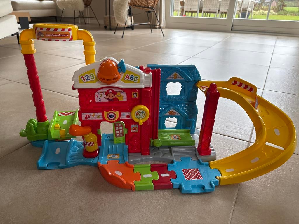 Vtech toet toet brandweerkazerne met auto’s, Kinderen en Baby's, Speelgoed | Vtech, Ophalen, Zo goed als nieuw, 2 tot 4 jaar