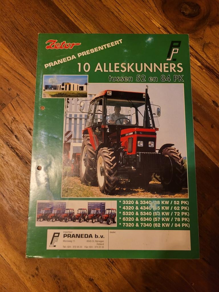 Tractor folder Zetor 10 alleskunners, Boeken, Catalogussen en Folders, Ophalen of Verzenden, Zo goed als nieuw
