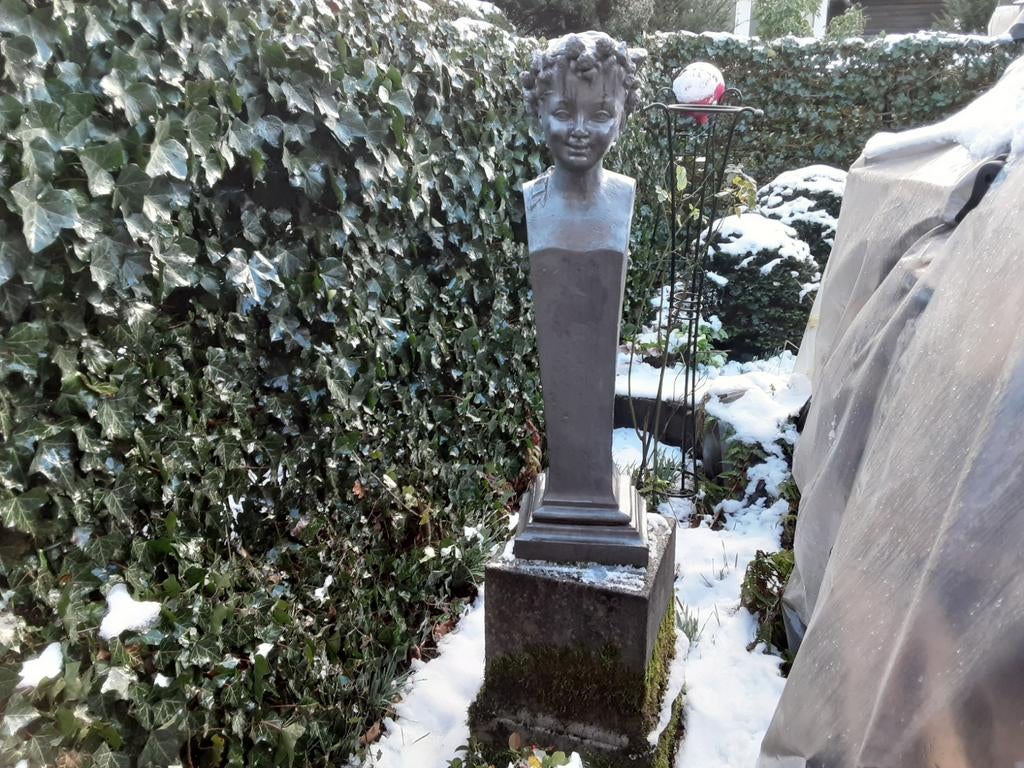 Tuinbeeld van Rita Jordens, Ophalen