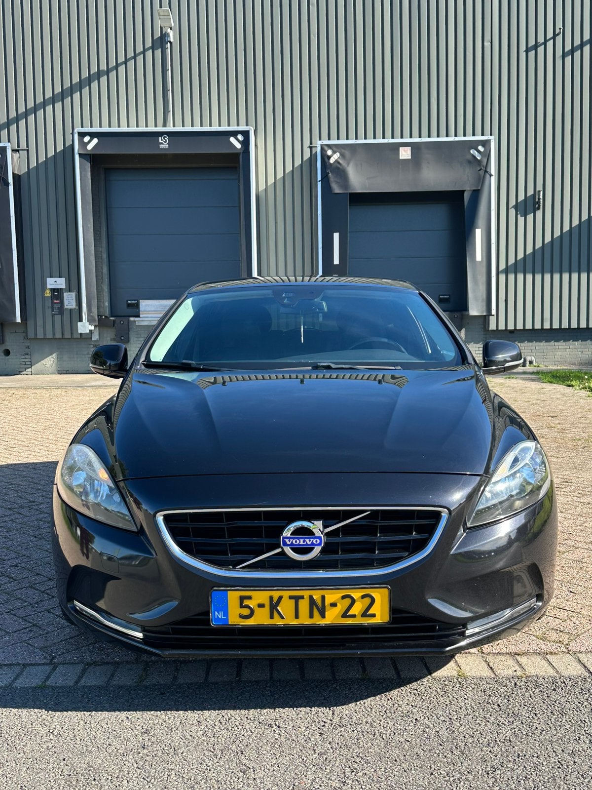 Volvo V40 1.6 D2 115PK 2013 Zwart, Voorwielaandrijving, 4 cilinders, Zwart, Origineel Nederlands