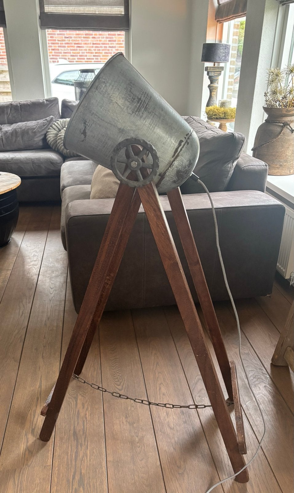 Industriële Vloerlamp met Houten Statief en Metalen Kap, Ophalen, Gebruikt, Hout, 100 tot 150 cm