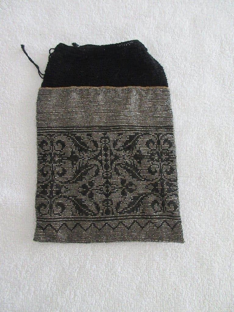 Antiek kralen tasje ., Antiek en Kunst, Ophalen of Verzenden, Dames, Overige merken