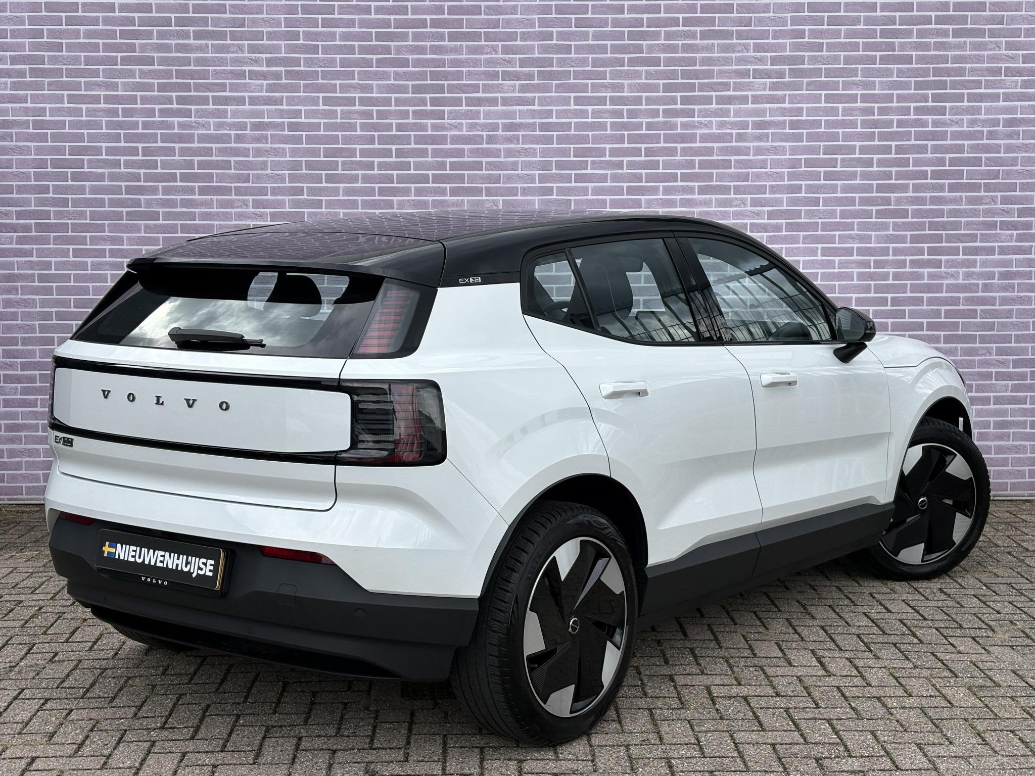 Volvo EX30 Single Motor Extended Range Plus 69 kWh | SOH 98%, Automaat, 476 km, Achterwielaandrijving, Gebruikt