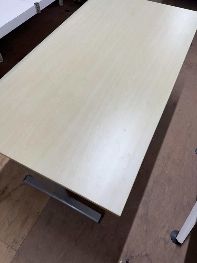 Creme bureau, luxe en nieuw met ronde hoeken, Huis en Inrichting, Bureaus, Ophalen, Zo goed als nieuw