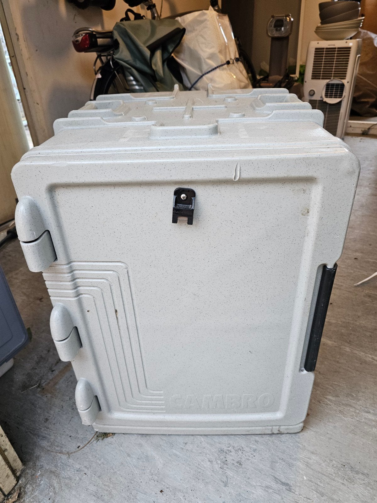 Cambro geïsoleerde voedseltransportbox, Ophalen, Gebruikt, Koelbox