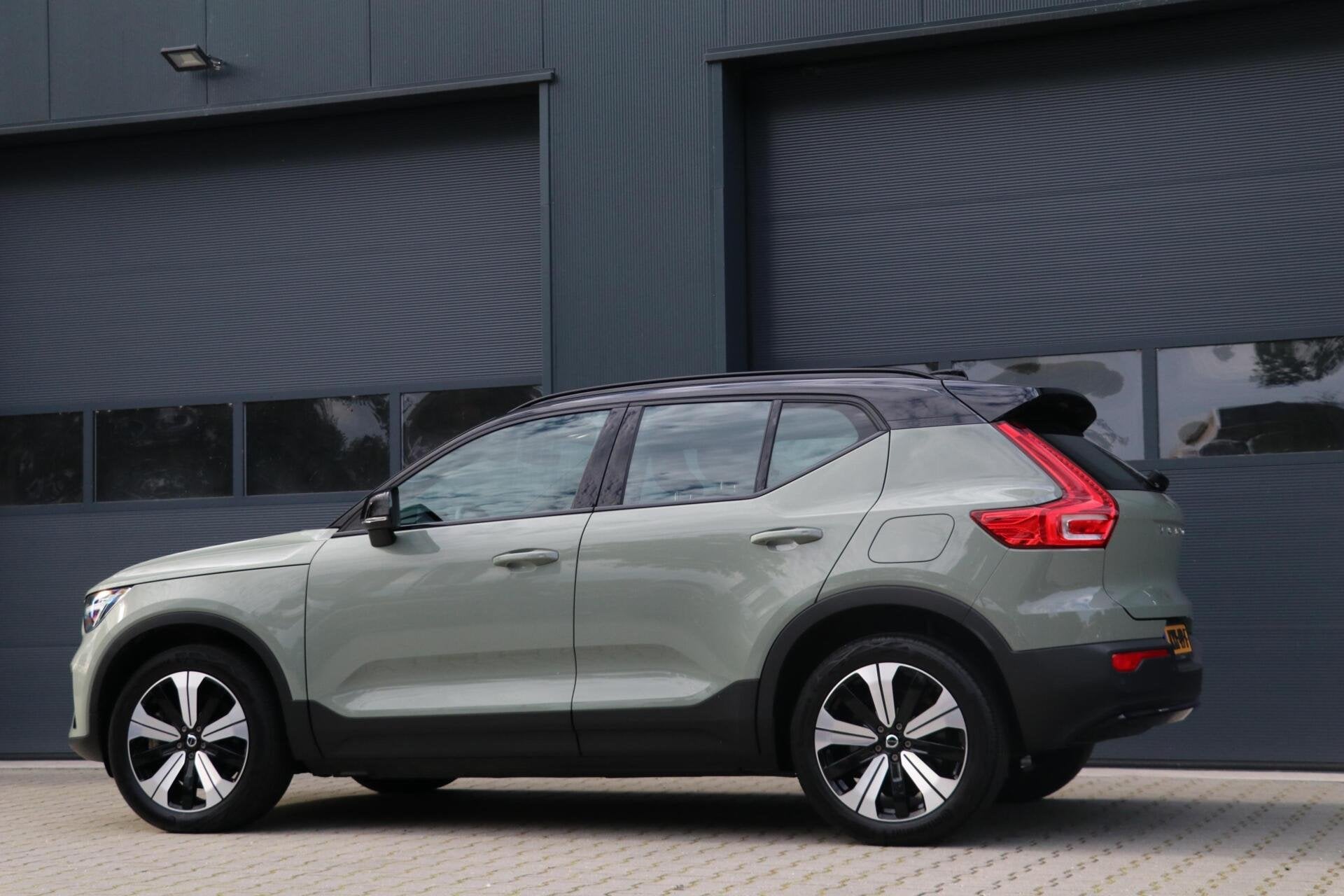 Foto 7 van Volvo XC40 Recharge Pro 70kWh AdaptiveCruise Camera Stoel/st
