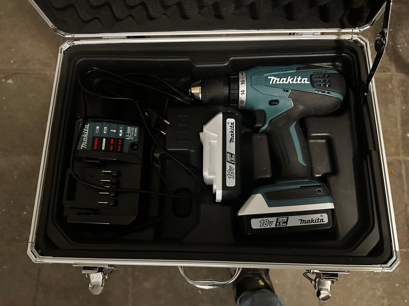 Makita boormachine set, Variabele snelheid, Ophalen of Verzenden, 400 tot 600 watt, Zo goed als nieuw