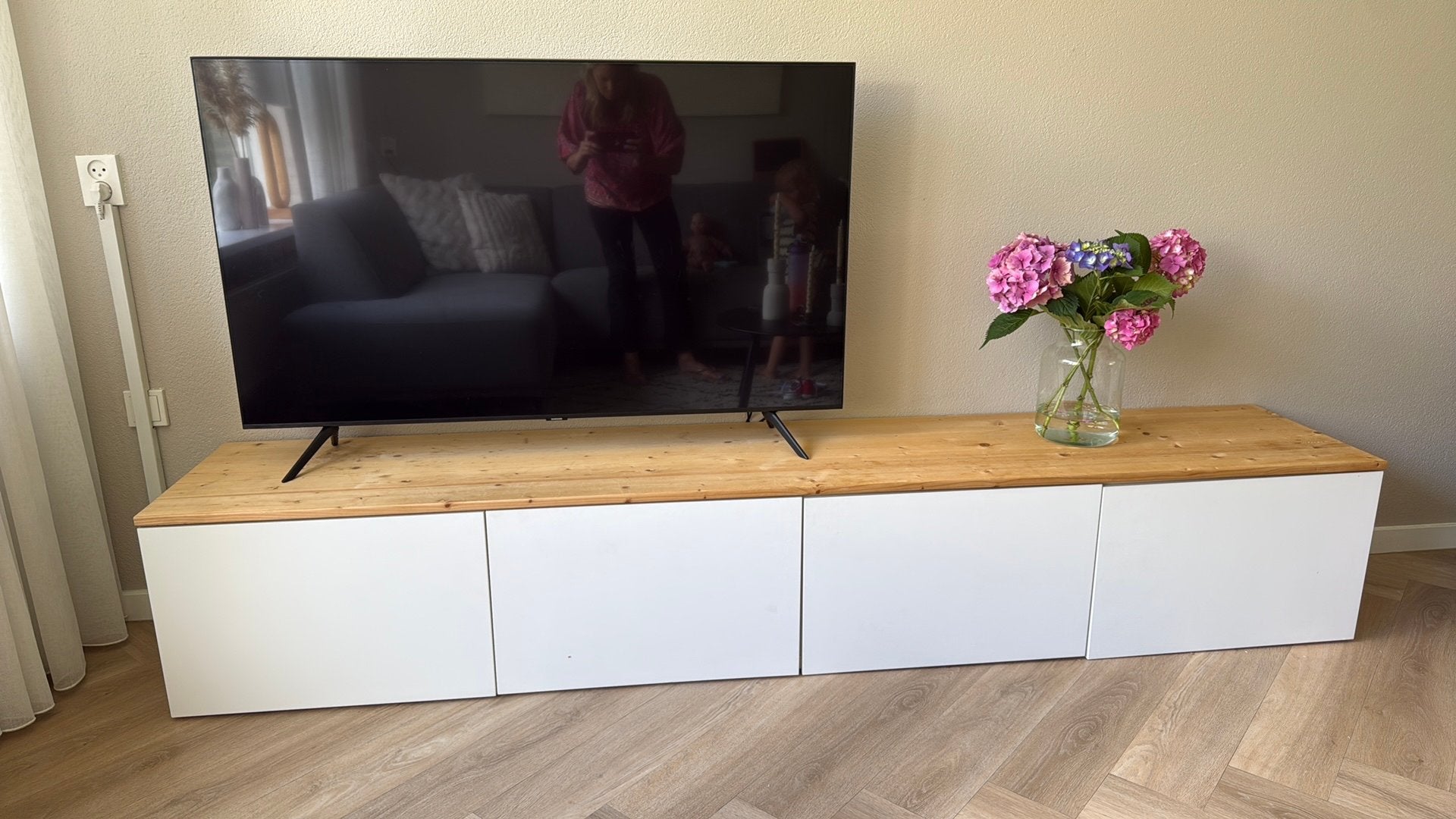 Besta tv meubel 240 lang, Ophalen, Gebruikt, 200 cm of meer, Minder dan 100 cm