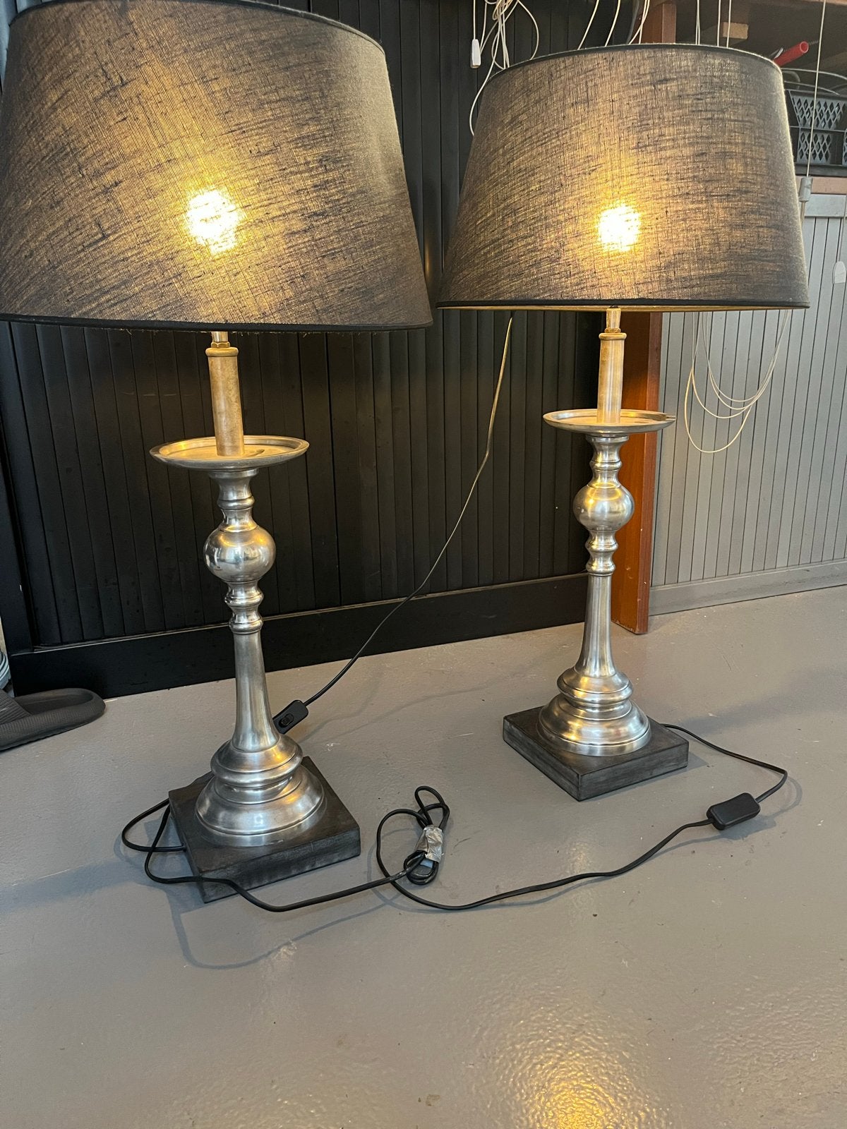 Set van 2 zilverkleurige tafellampen met zwarte kap, Huis en Inrichting, Ophalen, Gebruikt, Metaal, E27 (groot)