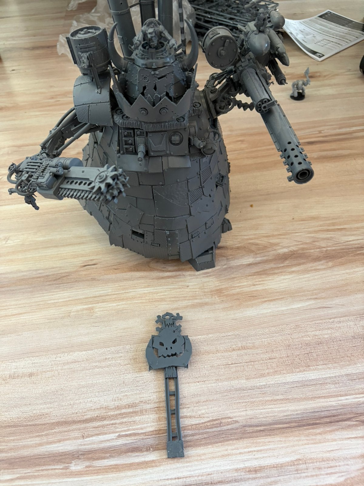 Warhammer 40k orks ork stompa bare plastic, Ophalen of Verzenden, Zo goed als nieuw, Warhammer 40000, Figuurtje(s)