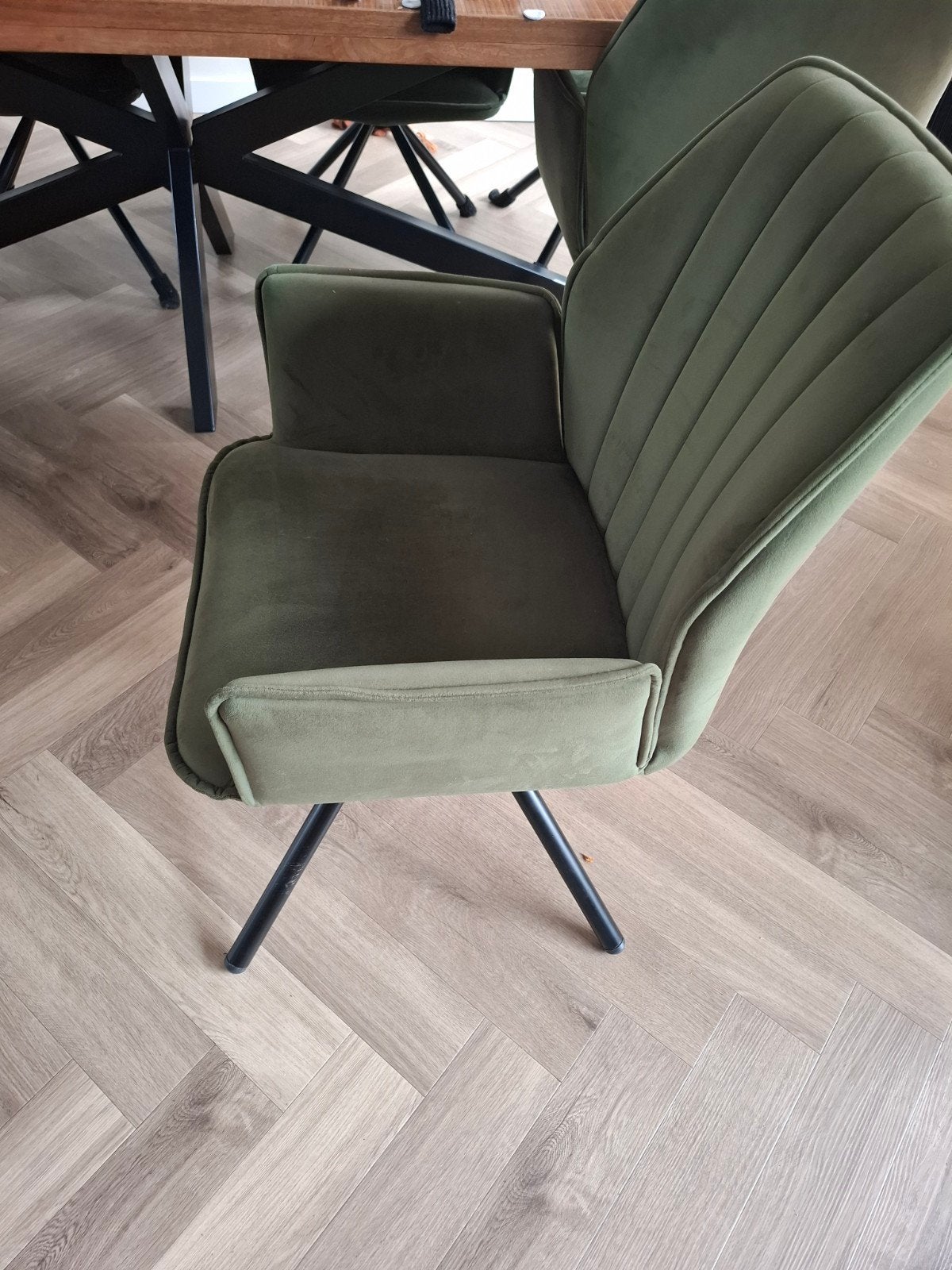 Foto 3 van Moderne eetkamerstoel - Groen velvet