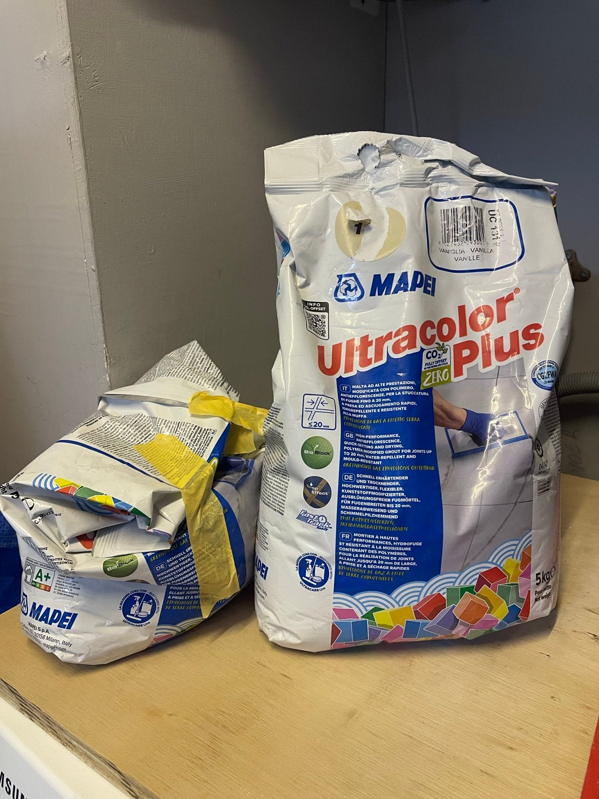 Mapei Ultracolor Plus voegmiddel - Vanille (131), Ophalen, Zo goed als nieuw
