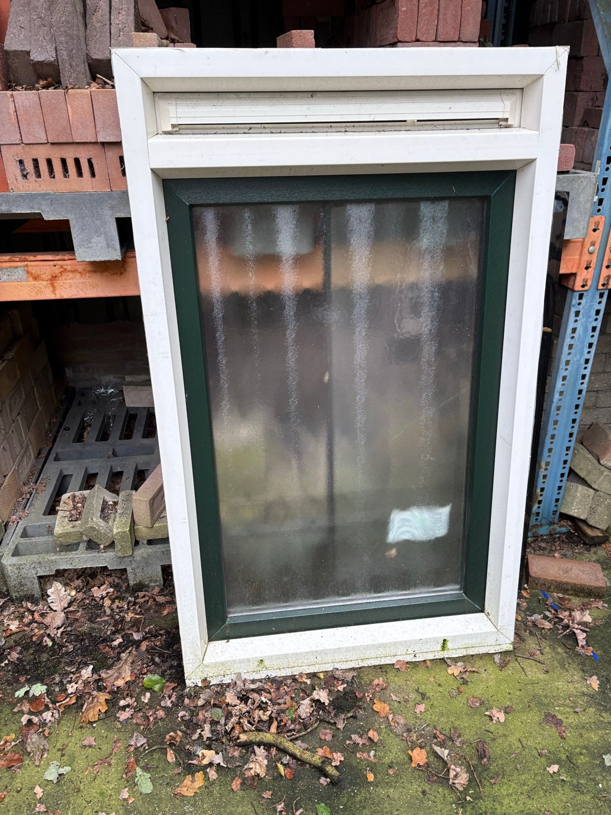 Gebruikt kunstof kozijn met dubbelglas en ventilatierooster, Doe-het-zelf en Verbouw, Ophalen, Gevelraam of Ruit, Gebruikt, 80 tot 120 cm