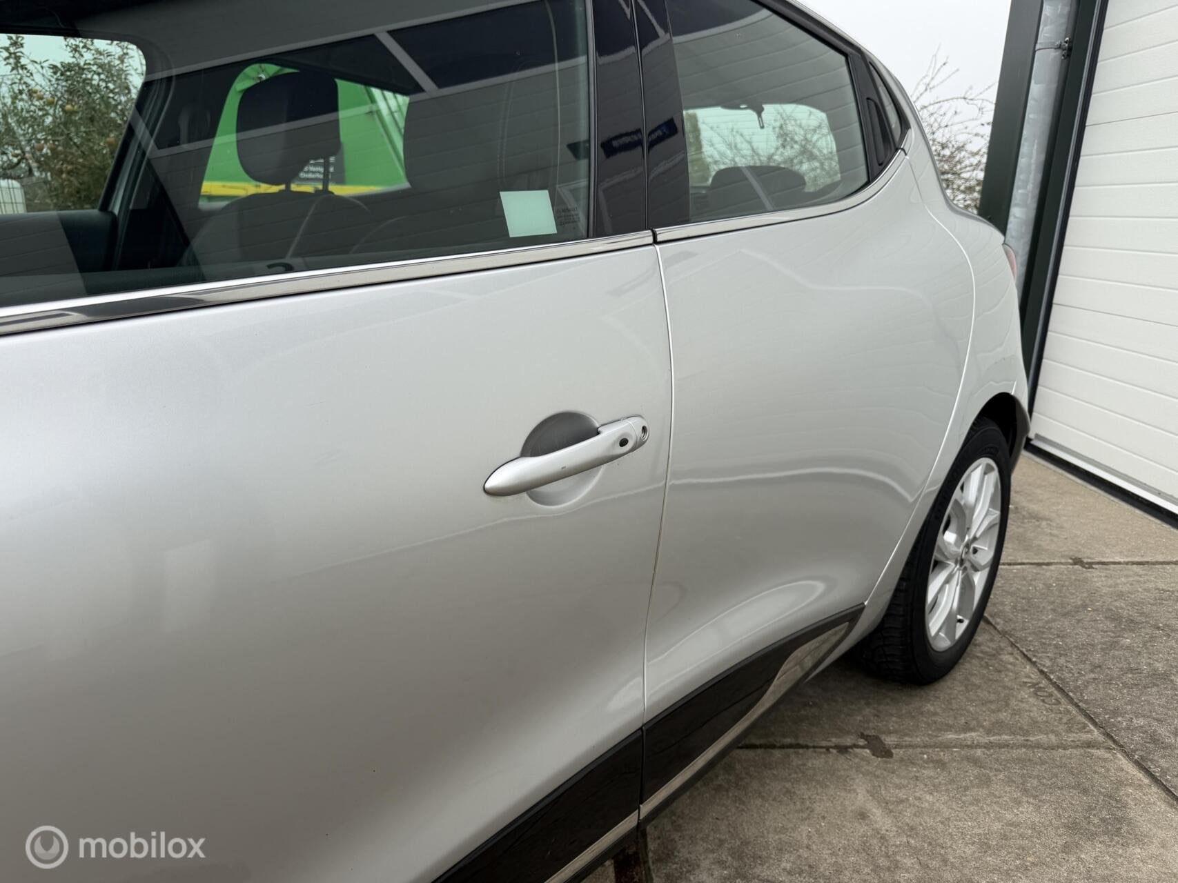 Foto 20 van Renault Clio 0.9 TCe Zen | Camera | Keyless | Leder | Navi |