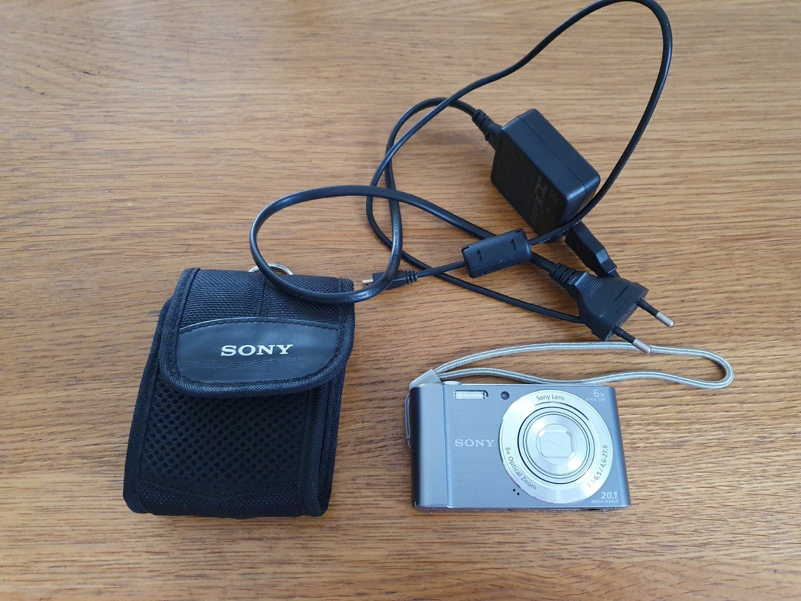 Sony DSC-W810 Compactcamera met 20.1 MP en 6x optische zoom, Audio, Tv en Foto, Ingebouwde flitser, Gebruikt, Ophalen of Verzenden