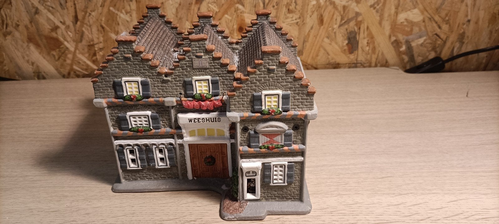 Luville huisjes voor kerstdorp "Weeshuis", Ophalen of Verzenden, Gebruikt