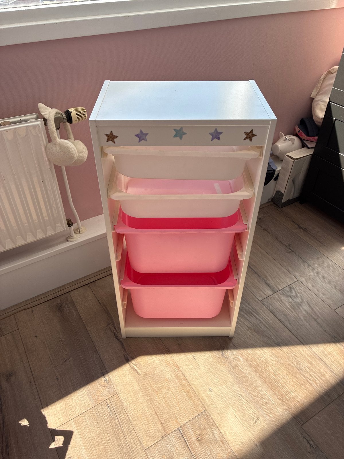 IKEA ladekast met 2 roze bakken en 2 witte, Ophalen, Gebruikt, 100 tot 150 cm, 3 of 4 laden
