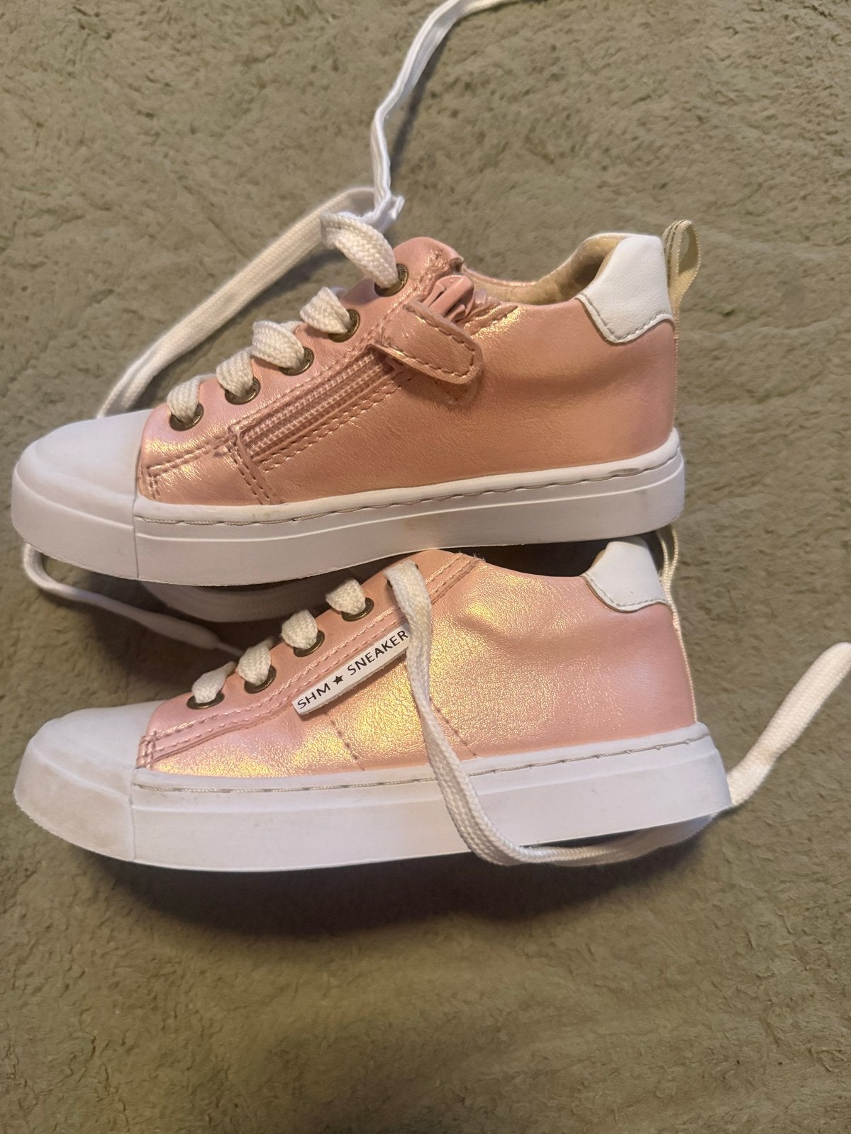 Roze metallic leren sneakers maat 27 - Zo goed als nieuw, Ophalen, Zo goed als nieuw, Meisje, Schoenen