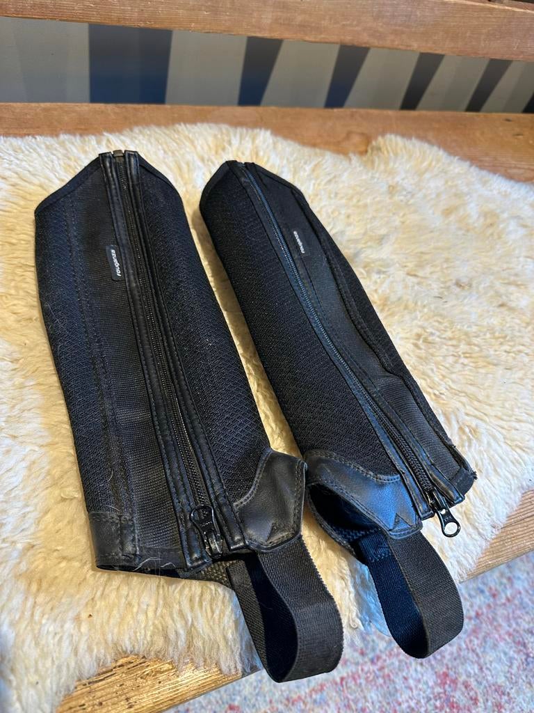Chaps Fouganza, Kinderen, Dressuur, Ophalen of Verzenden, Zo goed als nieuw