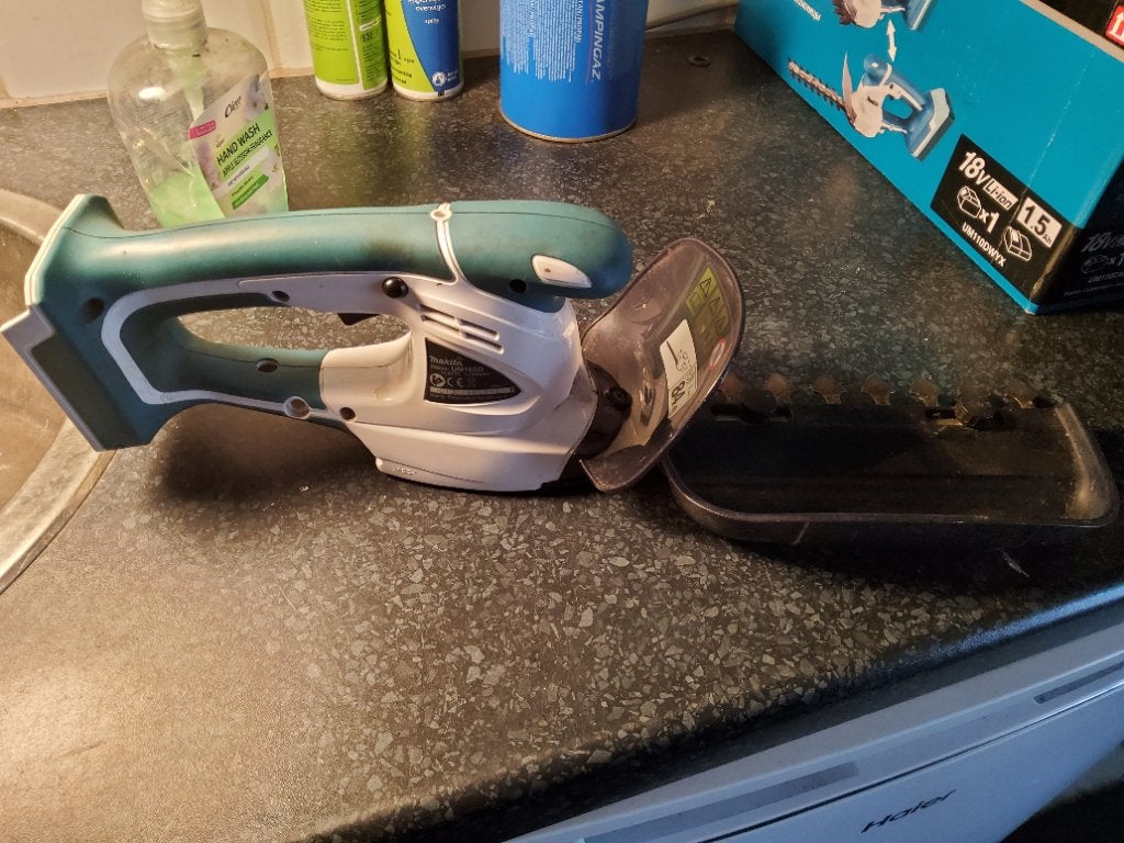 Buxes-haag -heggen- schaar Makita UM 165D Goedkoop, Ophalen of Verzenden, Gebruikt, Elektrisch, Makita