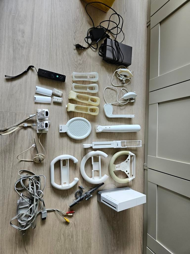 Nintendo Wii Console (omgebouwd), inclusief accessoires, Ophalen, Gebruikt, Met 3 controllers of meer, Met stuurtje