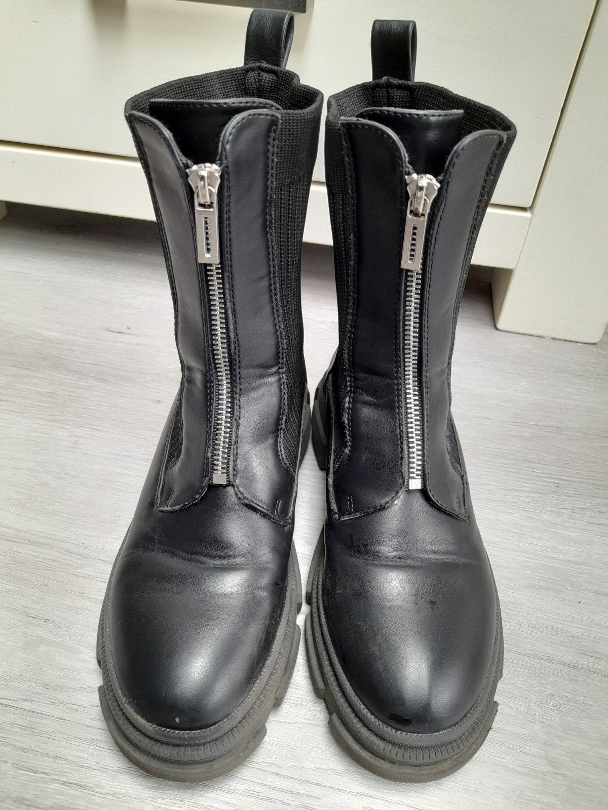 Zwarte laarzen met rits maat 37, Kleding | Dames, Zwart, Lage of Enkellaarzen, Ophalen of Verzenden, Gedragen