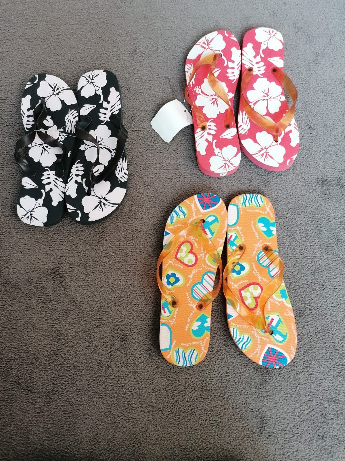 3 paar slippers, nieuw, diverse kleuren en maten, Kleding | Dames, Schoenen, Ophalen of Verzenden, Nieuw, Overige kleuren, Slippers