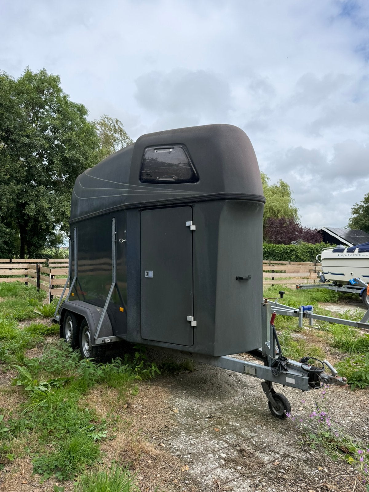 Zeer nette hotra elegance 1,5 paards trailer, Ophalen of Verzenden, Gebruikt, Polyester, 1½-paards trailer