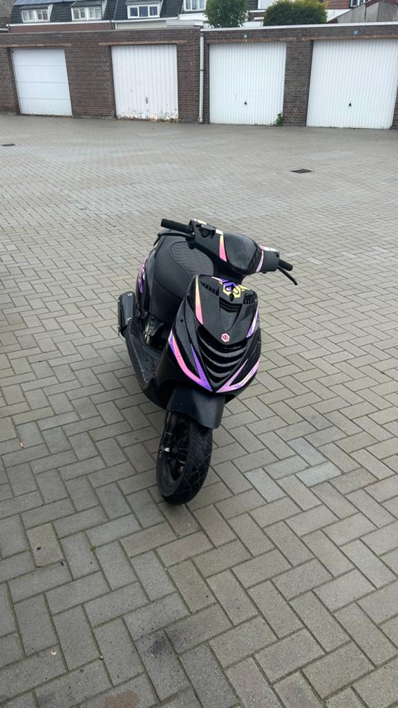 Piaggo zip 125., Fietsen en Brommers, Scooters | Piaggio, Zo goed als nieuw, Zip, Maximaal 45 km/u, Tweetakt, Ophalen