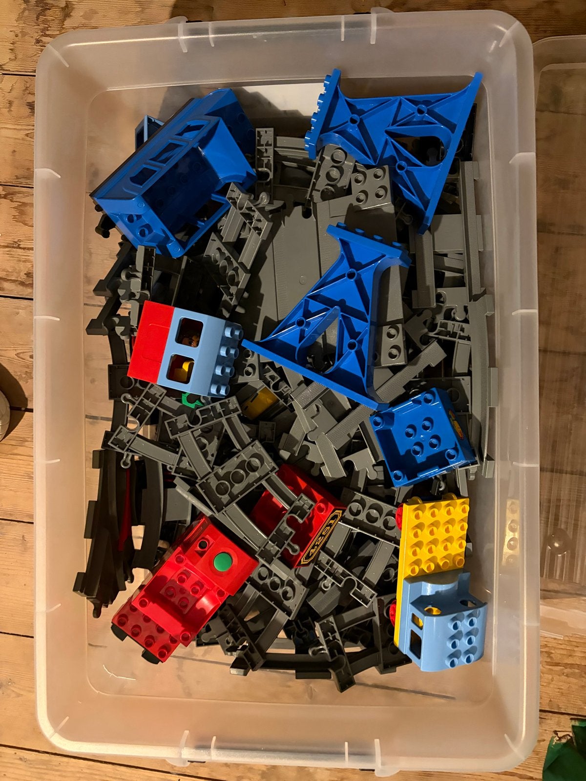 Grote doos met Lego Duplo treinrails en onderdelen, Kinderen en Baby's, Ophalen, Gebruikt, Duplo, Losse stenen