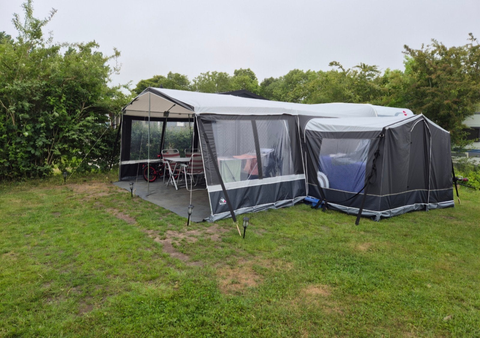 Dorema  Monza XL300 voortent met seizoensluifel en uitbouw, Caravans en Kamperen, Voortenten en Luifels, Ophalen, Zo goed als nieuw