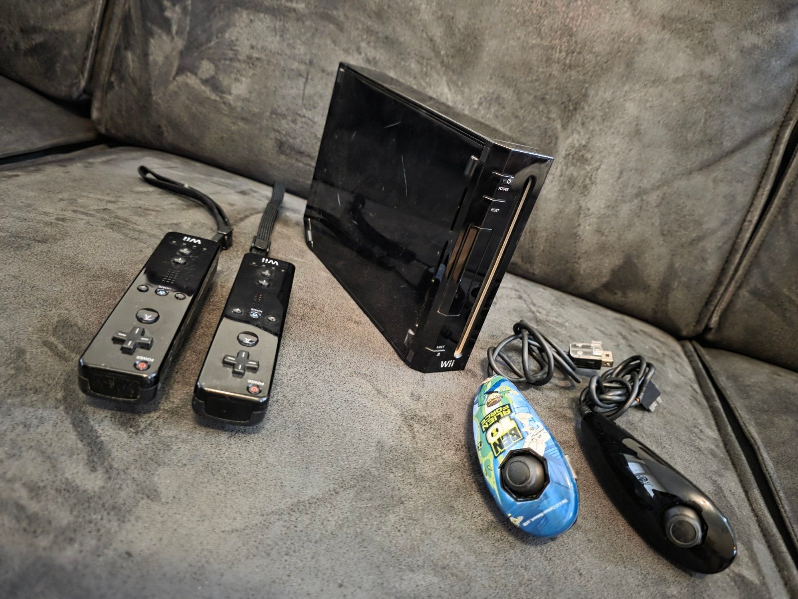 Nintendo Wii Zwart met veel accessoires en games, Spelcomputers en Games, Ophalen of Verzenden, Gebruikt, Met 2 controllers, Met games