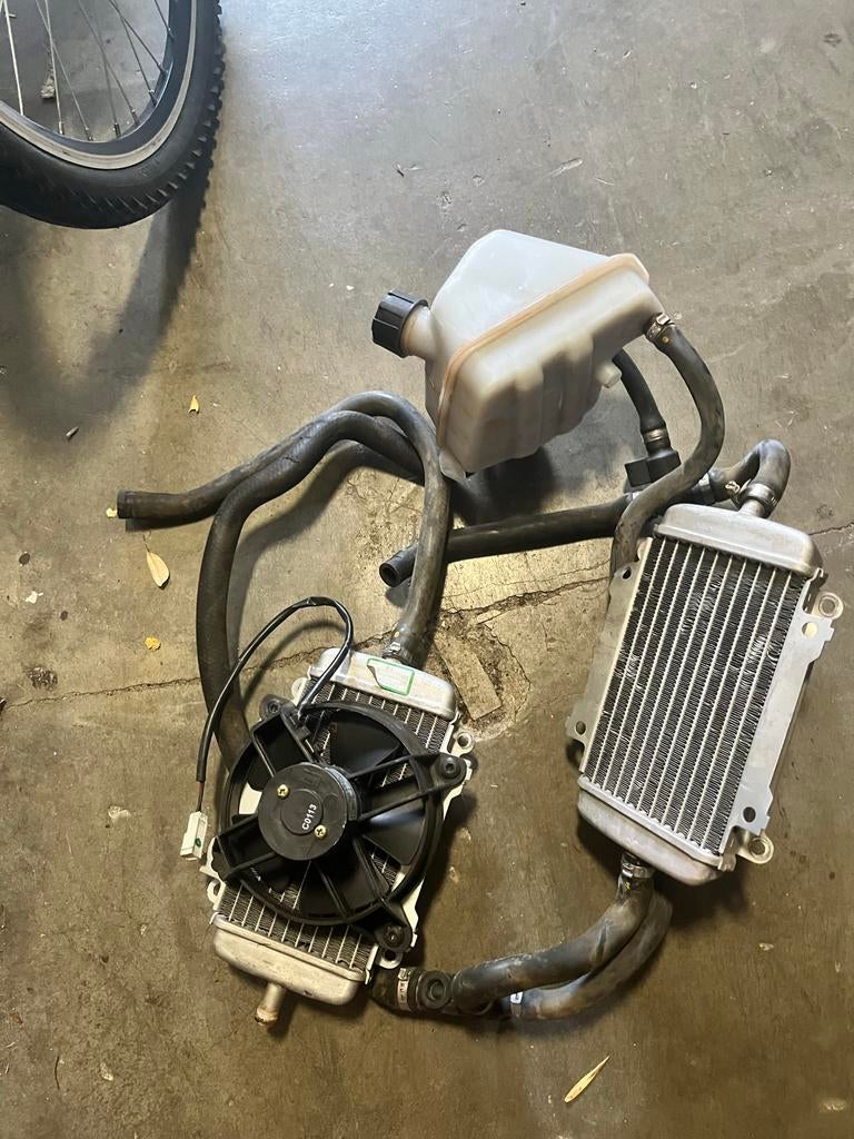 Vespa GTS 300cc Radiateur Set met Ventilator en Reservoir, Ophalen of Verzenden, Gebruikt, Overige typen, Vespa