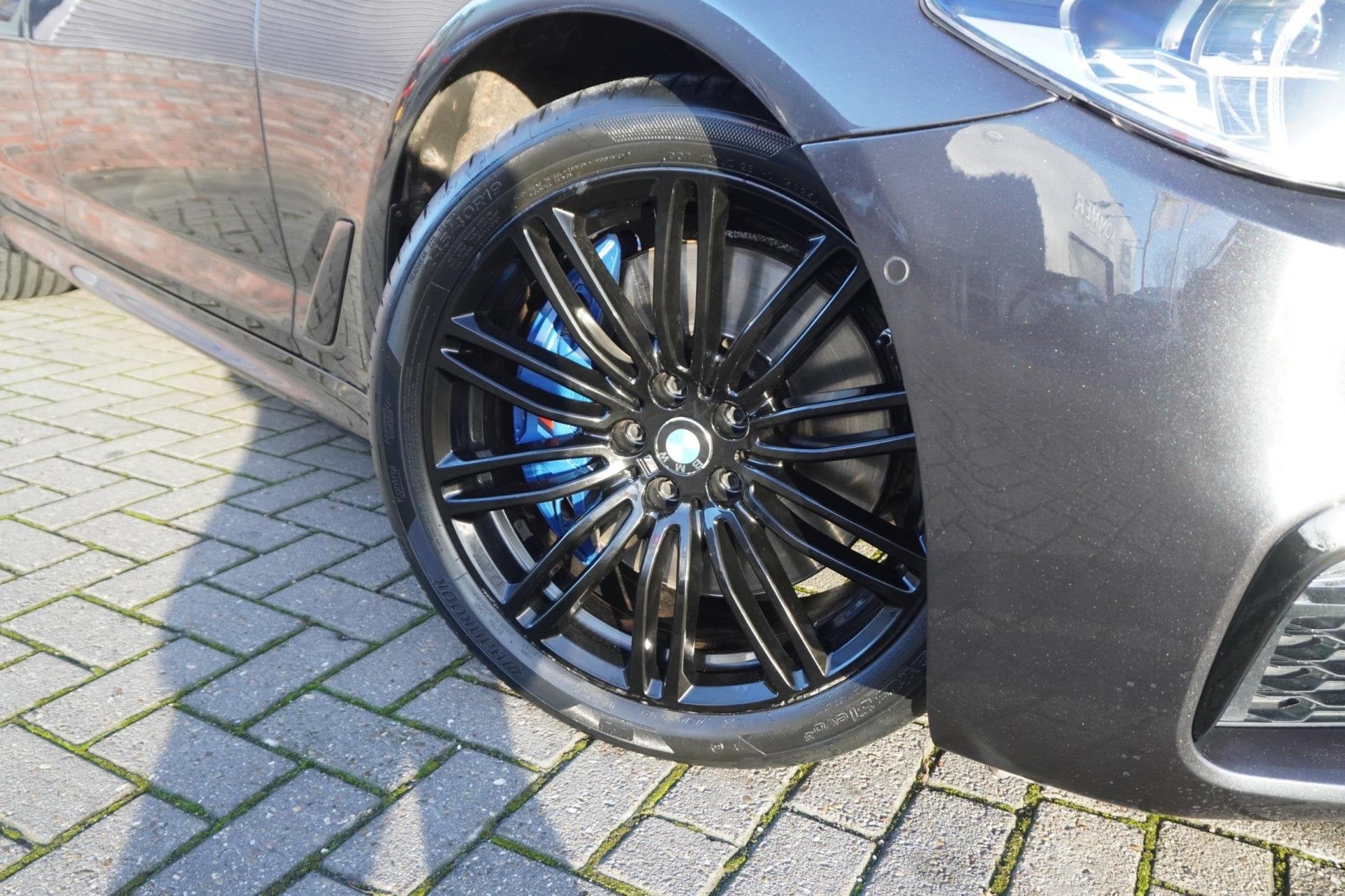 BMW 5-serie 540i xDrive High Executive; M Sport; Camera; HUD, Automaat, Dealer onderhouden, Gebruikt, 2000 kg