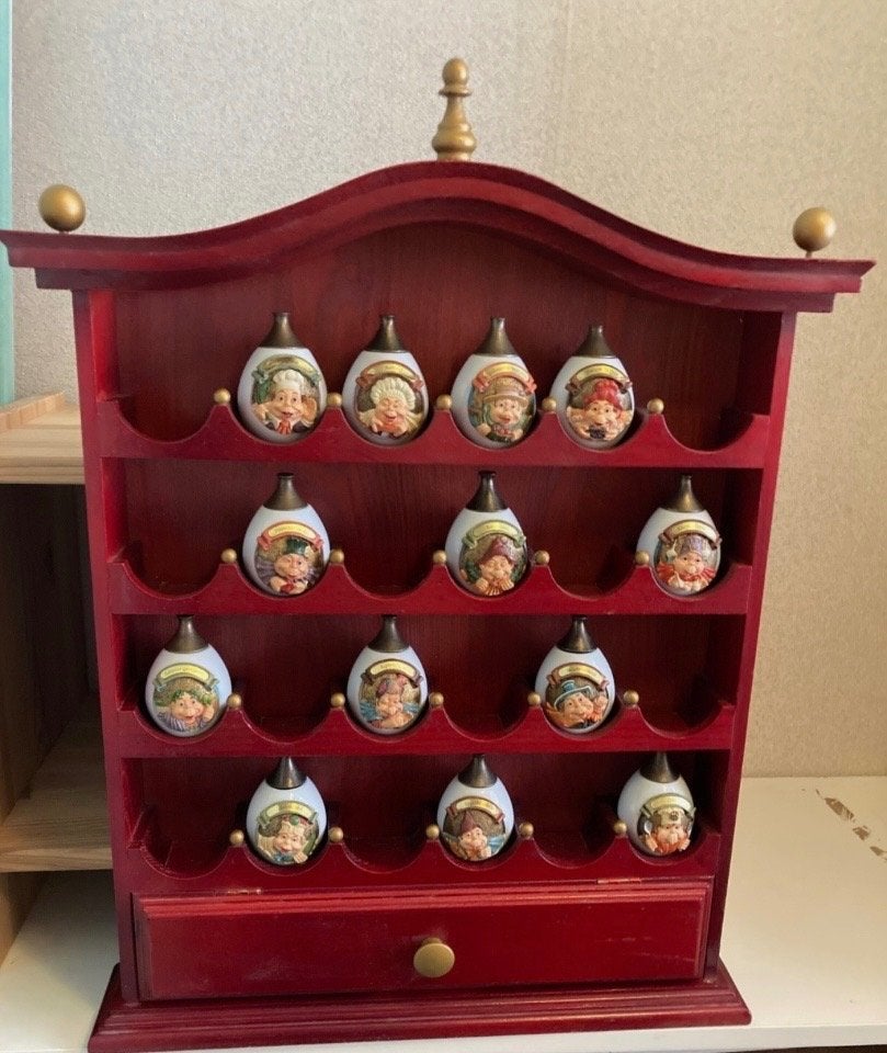 KRUIDENREK MET 13 3D LAVEN KRUIDEN EIEREN, Ophalen of Verzenden, Zo goed als nieuw, Beeldje of Poppetje