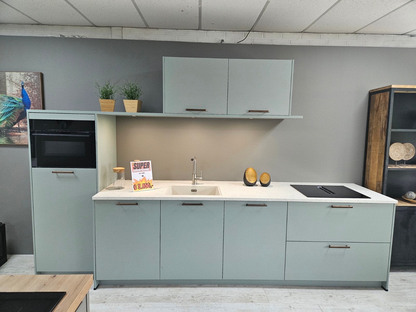Showroomkeuken Eucalyptus met Dekton blad, Ophalen, Nieuw, 200 cm of meer, 50 tot 75 cm