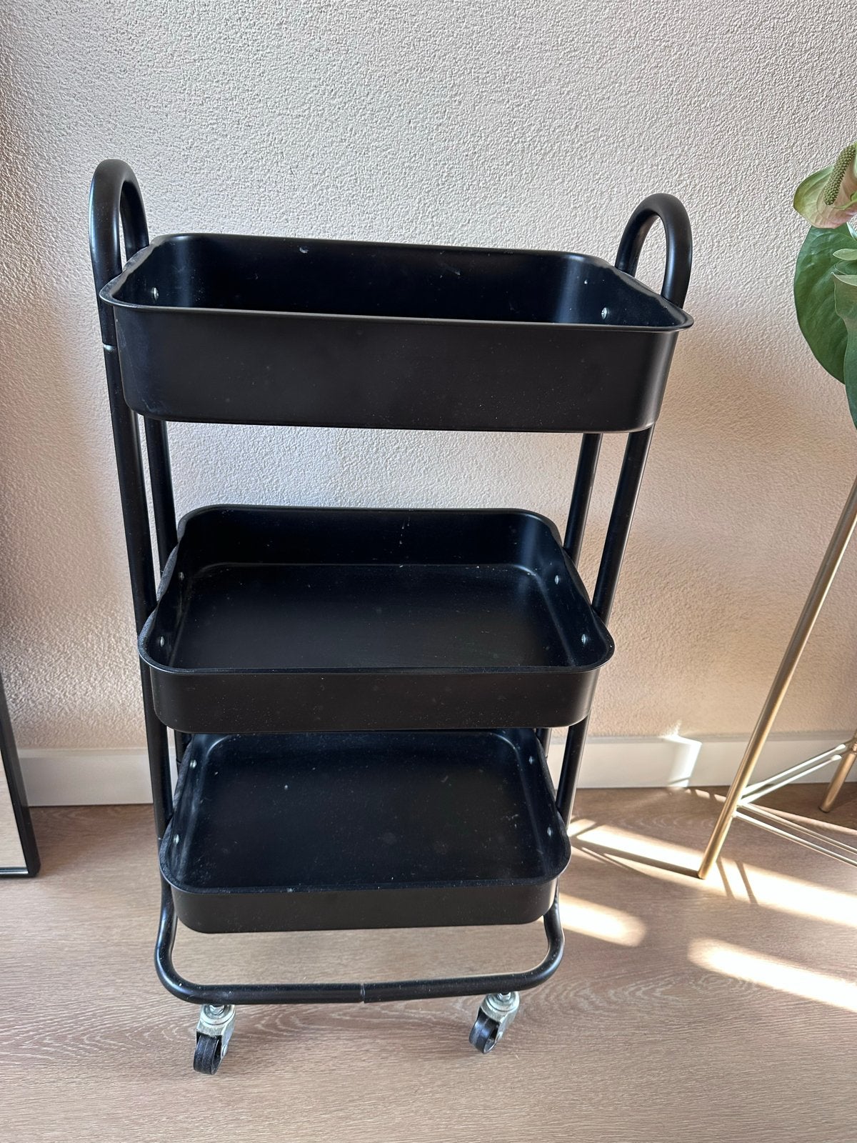 Zwart metalen roltafel met 3 etages trolley, Ophalen, Gebruikt