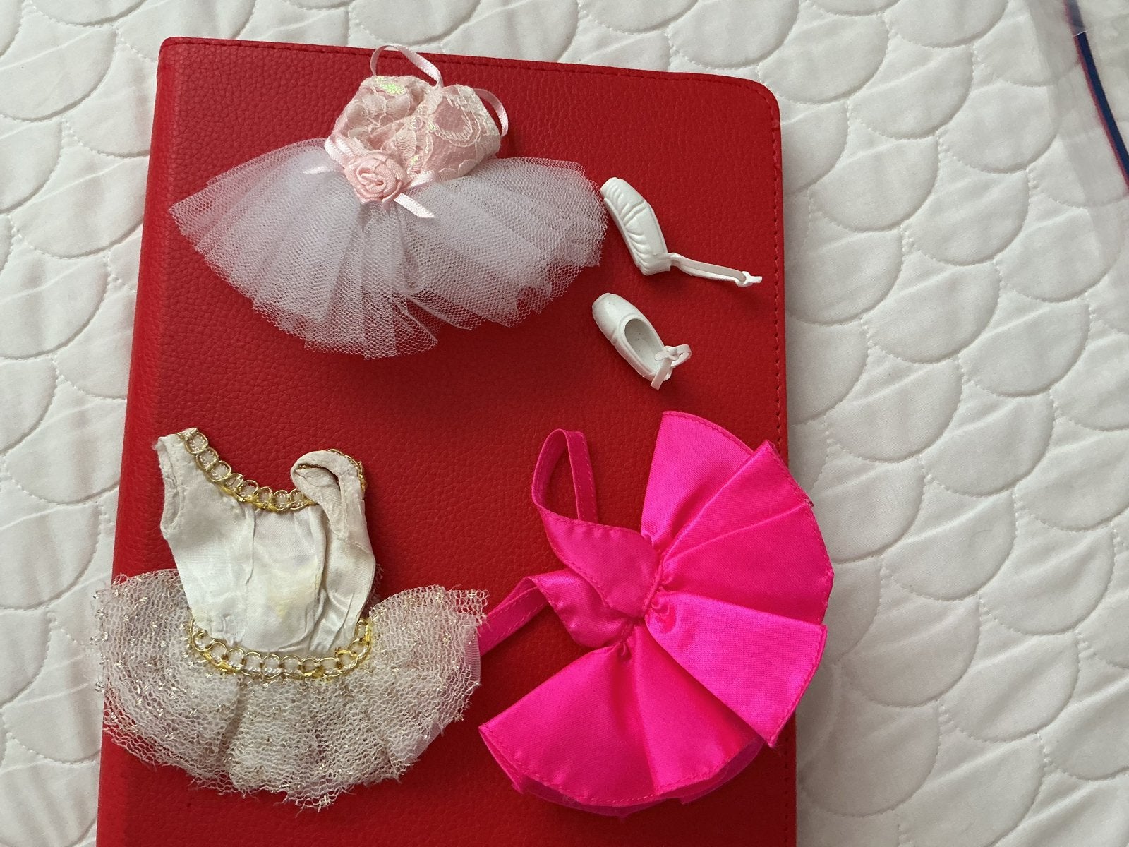 Barbie ballerina pakjes en balletschoentjes, Ophalen of Verzenden, Gebruikt, Kleertjes