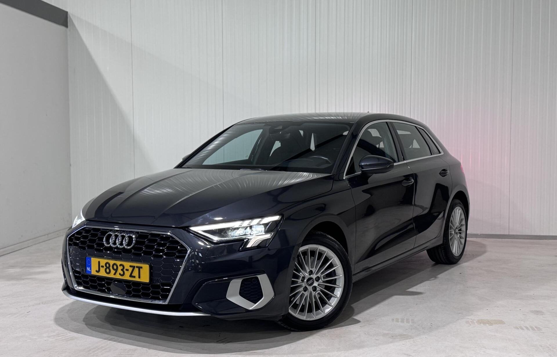 Audi A3 Sportback 30 TFSI Pro Line|CAMERA|TREKHAAK|LANE ASS, Voorwielaandrijving, 1195 kg, Gebruikt, Euro 6