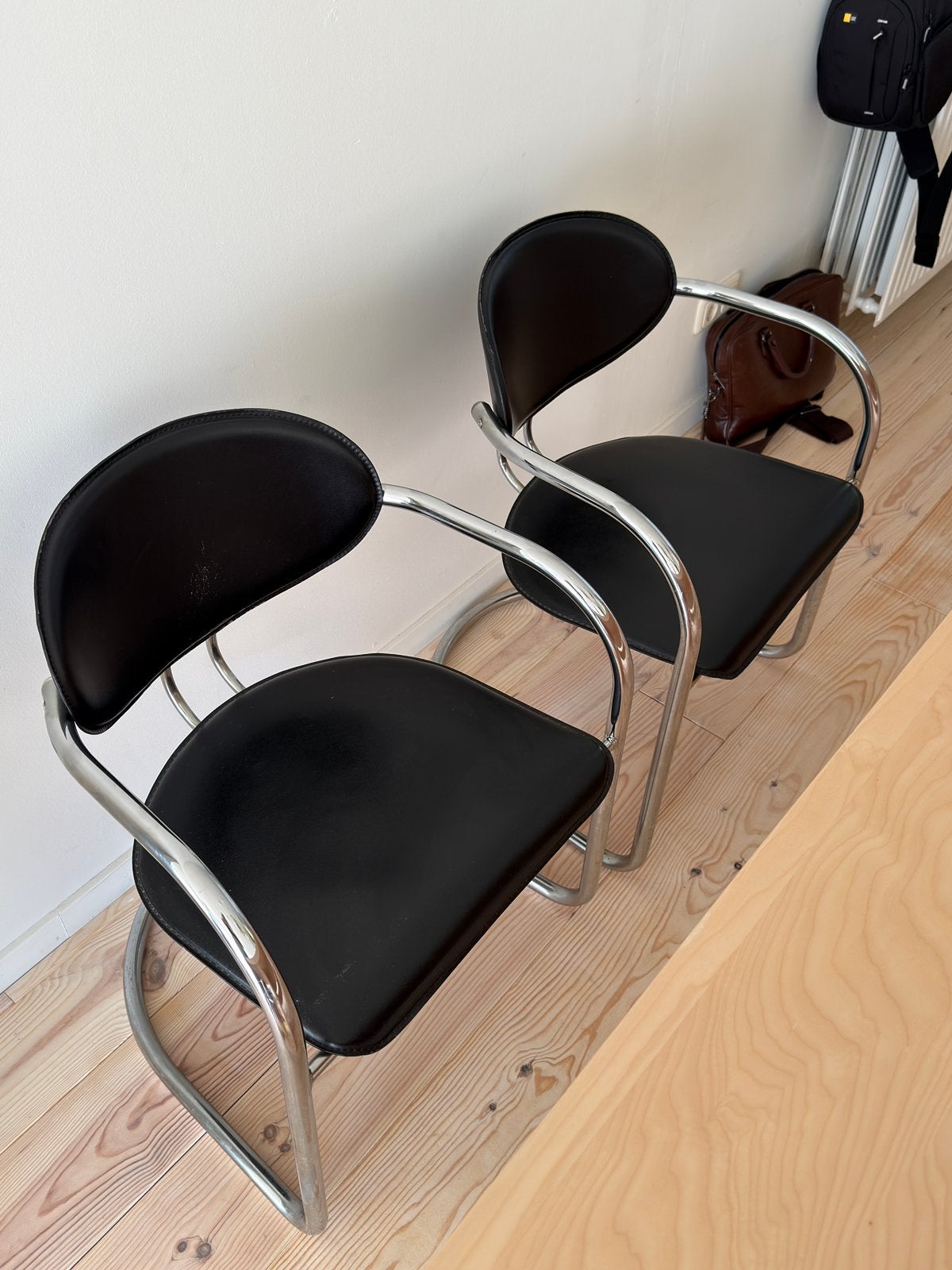 Vintage design stoelen, Huis en Inrichting, Stoelen, Ophalen, Zo goed als nieuw, Twee