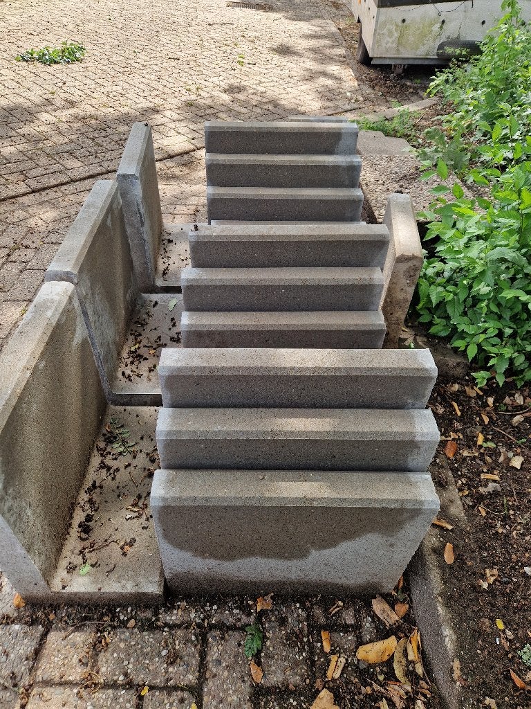 14 x nieuwe grijs betonnen keerwanden, Tuin en Terras, Bielzen en Borders, Ophalen, 25 tot 50 cm, Blok, 25 cm of meer