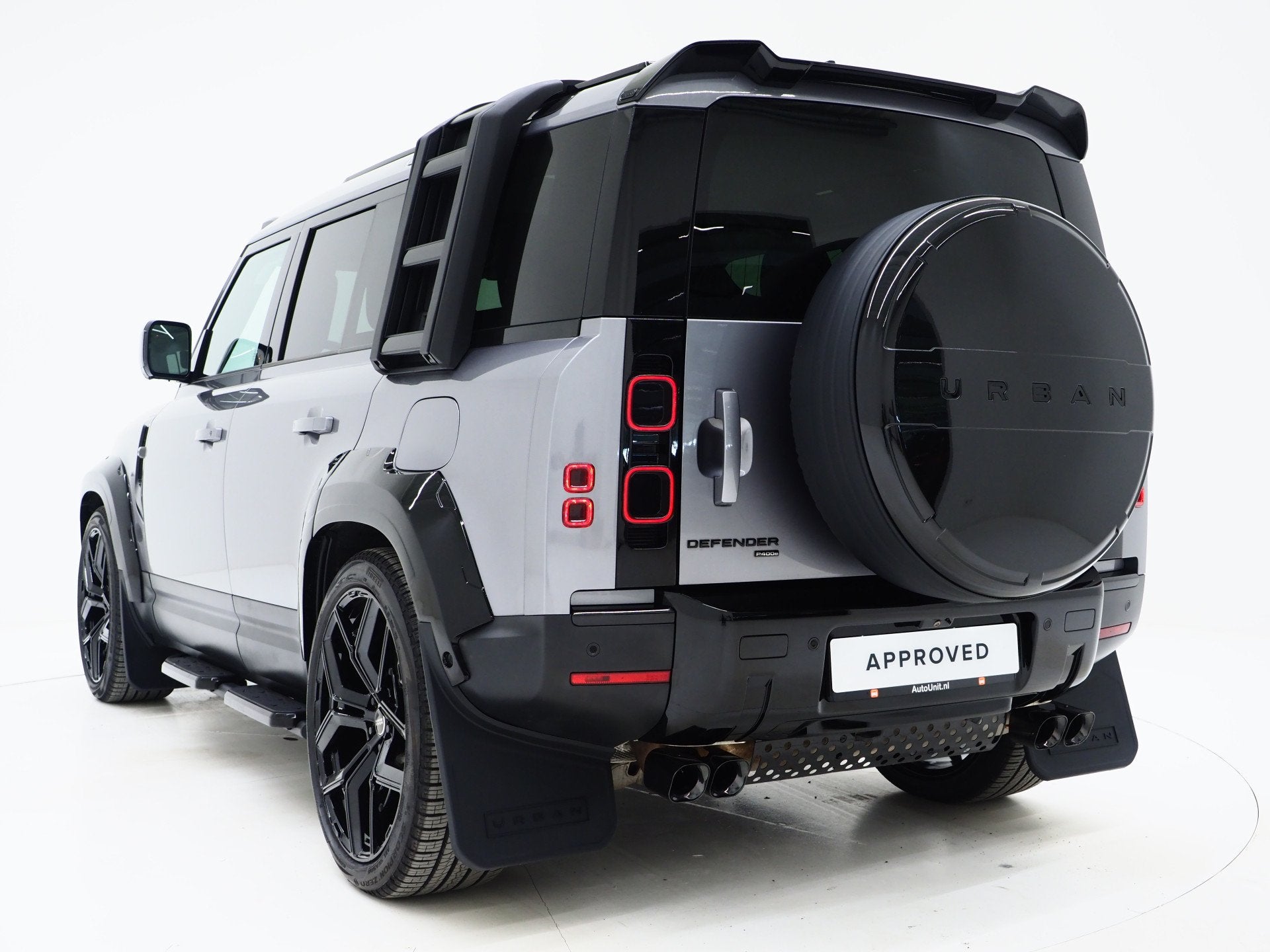 Land Rover Defender 110 2.0 P400e 110 Urban WideTrack Look |, Auto's, Automaat, 53 km, 404 pk, Gebruikt