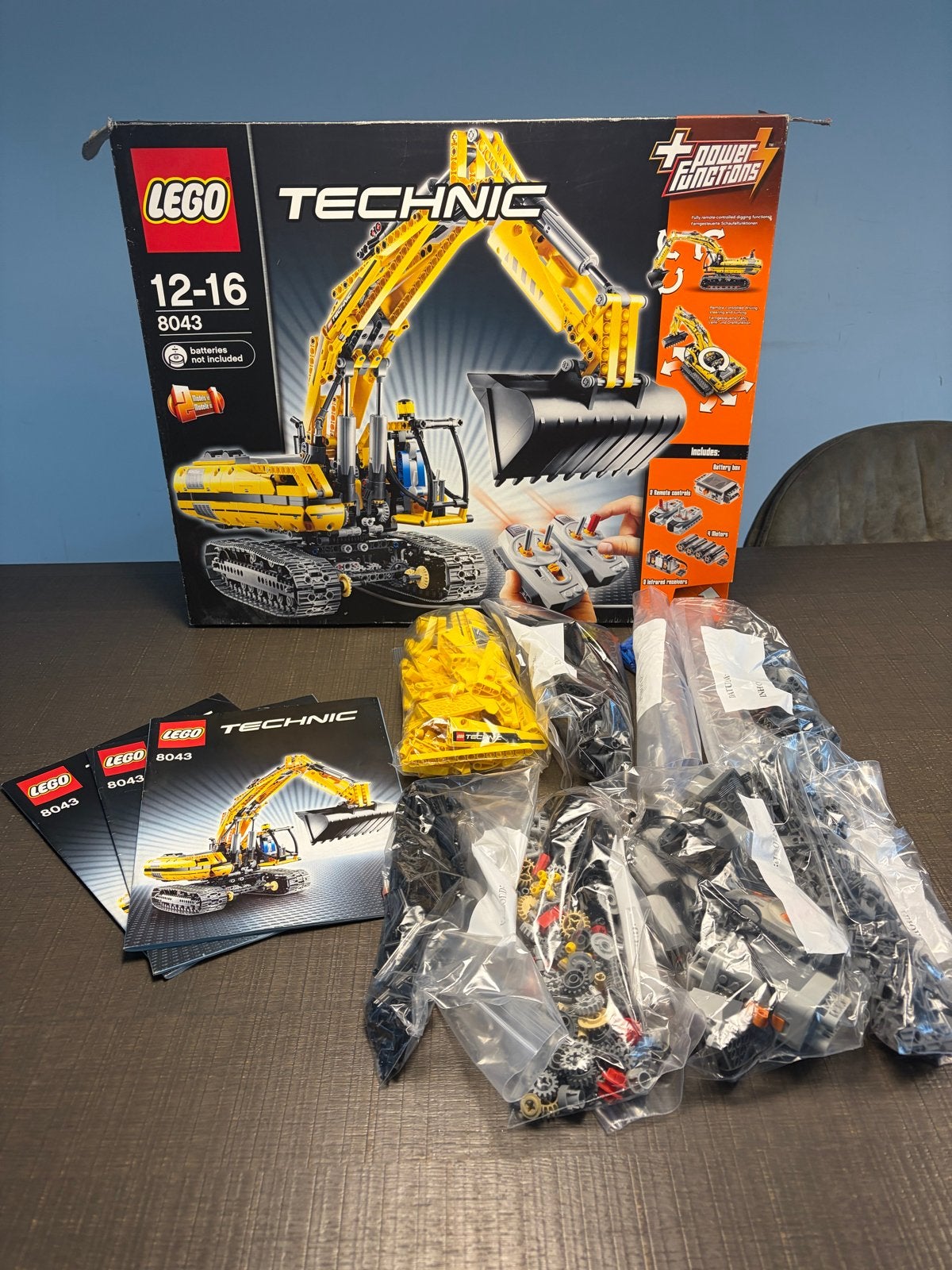 Lego Technic 8043 Gemotoriseerde Graafmachine, Lego, Ophalen of Verzenden, Zo goed als nieuw, Complete set