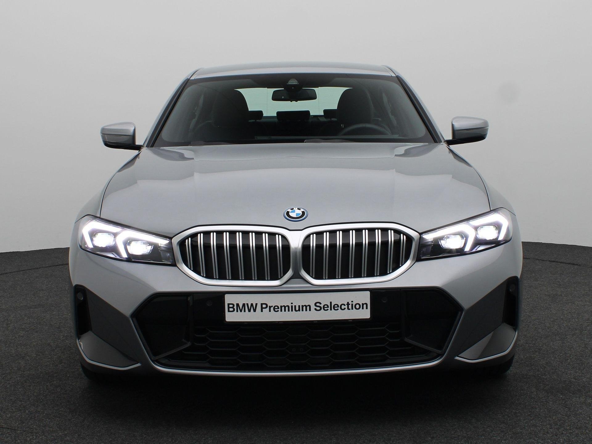 BMW 3 Serie Sedan 330e M Sportpakket | Achteruitrijcamera |, Auto's, Automaat, 1998 cc, Gebruikt, 4 cilinders
