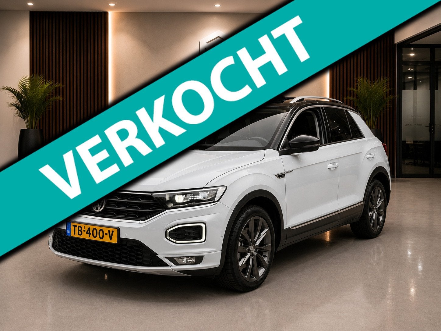 Volkswagen T-Roc 1.5 TSI R-Line DSG7|Pano|Keyless|ACC|Camera, Dealer onderhouden, Euro 6, 4 cilinders, 150 pk